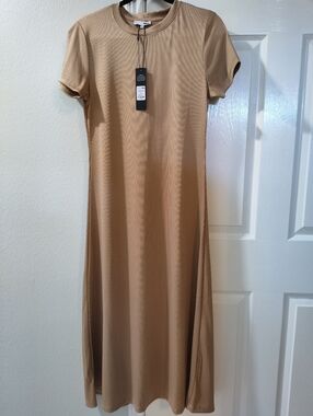 New Fashion Nova Beige Stretch Ribbed Maxi Dress Labeled XL Fits Like Medium